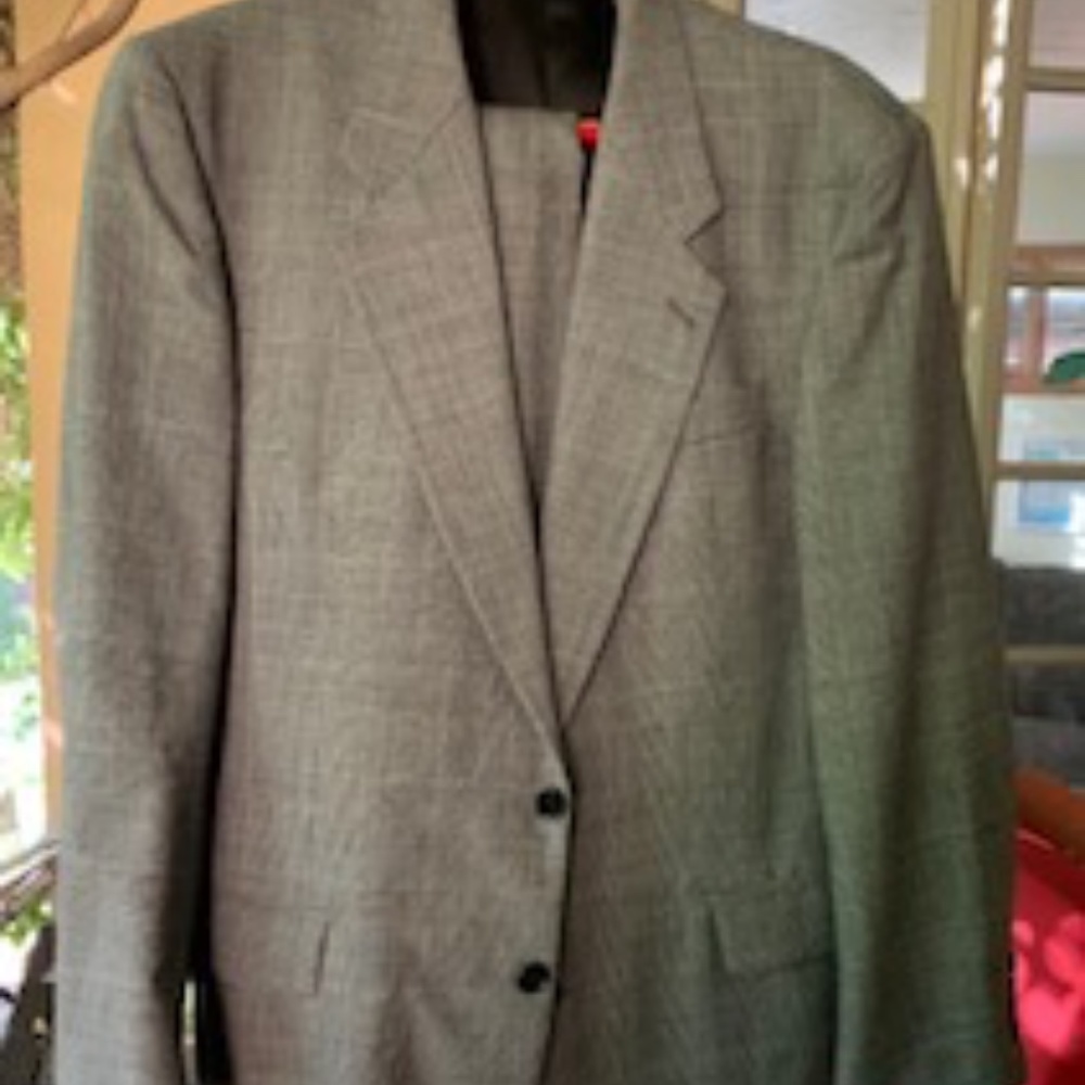Roberto Vasalli Suit, Subtle Gray Patter, 44L, 39W